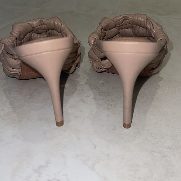 BCBGMAXAZRIA Dori sandal heel - Picture 4 of 6